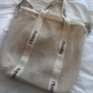 COPY - Pleasing Beach Bag in Black